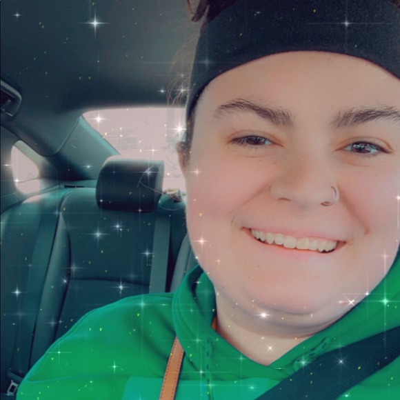 Meet your Posh Ambassador, Chloe - Picture 2 of 5